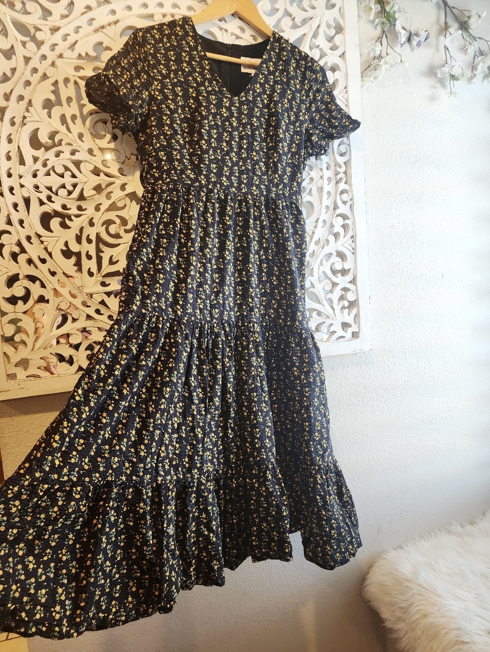 JESSAKAE BLACK WHIT YELLOW FLOWERS ALL AROUND DRESS NECK SHORT SLEEVE MEDIUM - Picture 10 of 16